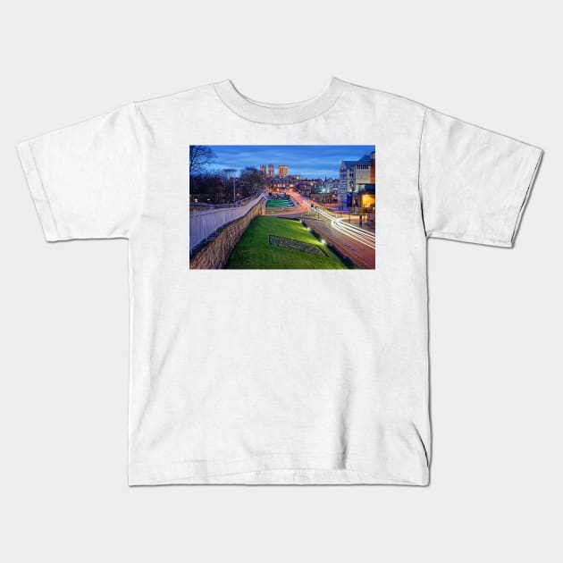 York City Wall & Minster at Night Kids T-Shirt by galpinimages